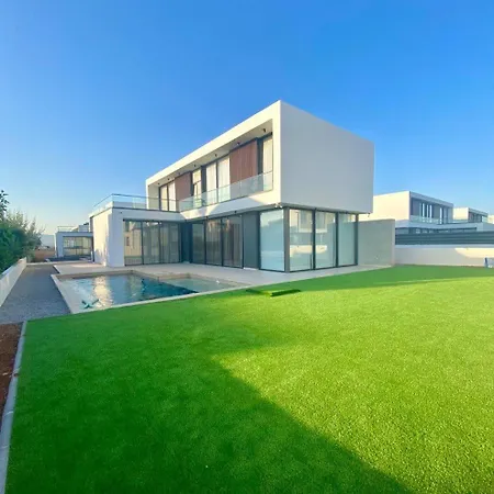 Emerald Yenibogazici Villa
